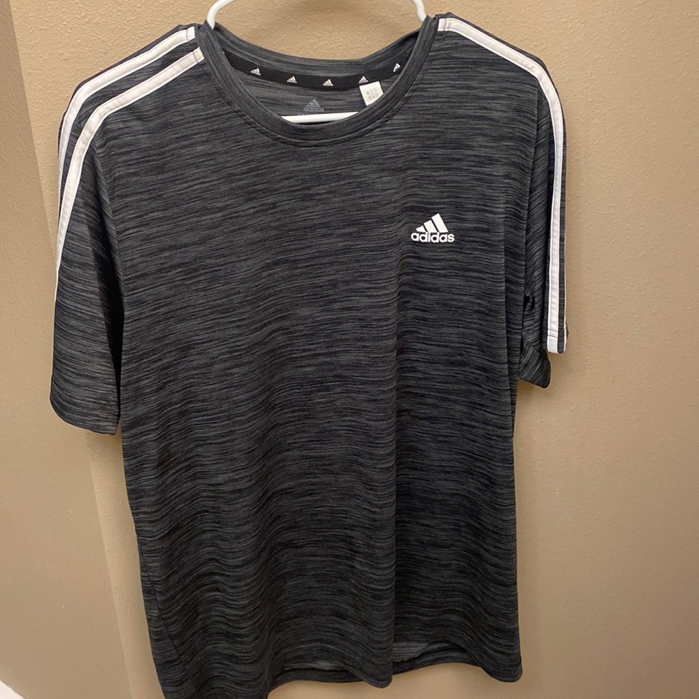 Men’s Adidas t-shirt